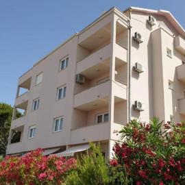 SARITA Apartments 1, hotel in Makarska