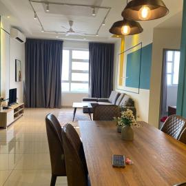 Alwafiqah Palmyra Condo 3 Bedroom- With Netflix & Wifi near Bangi, Kajang, Nilai,Putrajaya, KLIA, hotel a Kajang