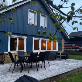 Hus med 3 sovrum i lugn miljö nära natur & Ullared, hotel di Älvsered