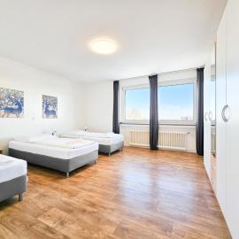 Tolstov Apartments - 1 or 3 Room Apartments with Balcony - 20 Min Messe DUS & Airport DUS, хотел в Меербуш