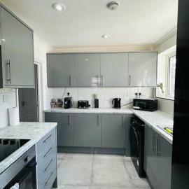 Deluxe Bungalow, hotel in Longham