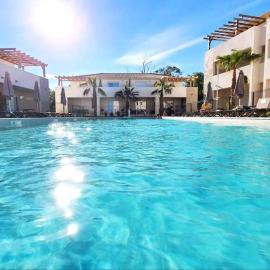 Studio 2 personnes vue mer et pieds dans l'eau N113