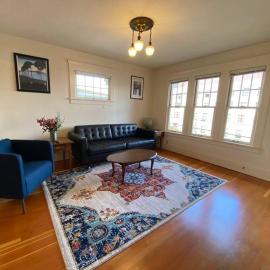 Historic Downtown Flat, #3, Hotel in Astoria