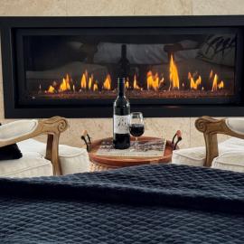 Luxury Truffle Farm Stay Near Melbourne with Stunning Views Scotch Hill, hotel di Neerim South