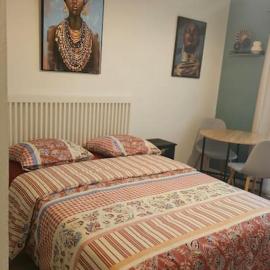 Studio avec jardin et parking 04, hotel u gradu 'Villenave-dʼOrnon'