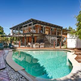 Battery Hill Dog-Friendly Poolside Paradise