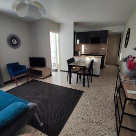 Appartement 4 personnes proximité Aubenas, hotel in Saint-Didier-sous-Aubenas