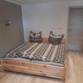 Ferienwohnung Schwibbogen - inklusive Sportraumnutzung, מלון בDrebach