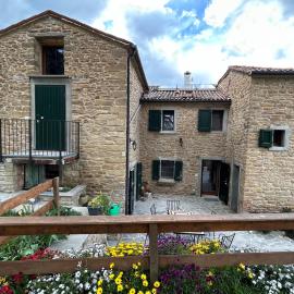 Monte Cuccolo House B&B, hotel a Fontanelice