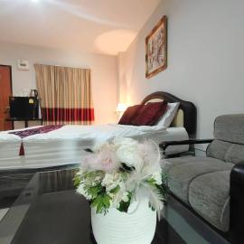 ห้องพักนครราชสีมาใกล้เซ็นทรัล The Rich Room, Hotel in Ban Pra Dok