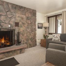 Hideaway Village Alpine 4、ウィンターパークのホテル