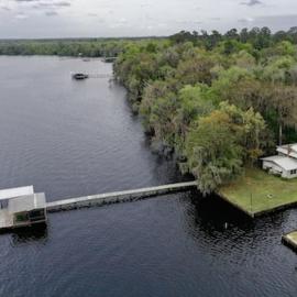 St Johns River Retreat Unit 2, hotel in Crescent City