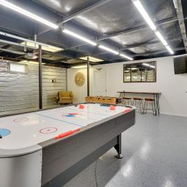 Pet-Friendly Zanesville Haven w/ Game Room!, hotel in Zanesville