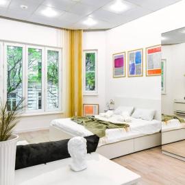 Duplex Condo Prime Location 2BTH 2 Studios, ξενοδοχείο στη Σόφια