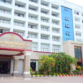Grand Park Hotel, ξενοδοχείο σε Nakhon Si Thammarat