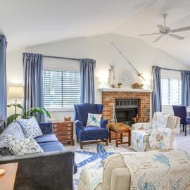 9 Mi to Beach! Family Getaway in Ocean Pines, hotel i Ocean Pines