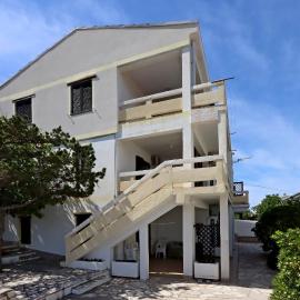 Apartments with parking space Pag - 18325, hotel sa Pag