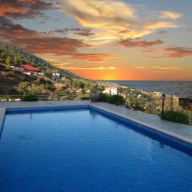 Happy Trails Pomos Panoramic Villa