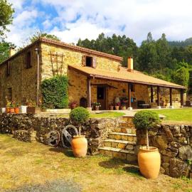 Río da Cruz, hotel din Cariño