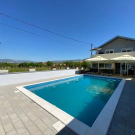 Villa Cabera, hotel en Buna