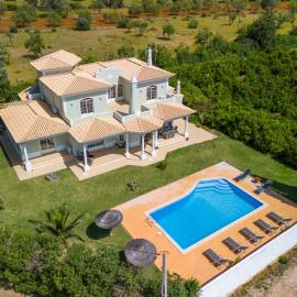 Quinta das Laranjeiras by Algarve Holidays
