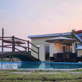 DELUXE ROOM BY THE POOL, hotell sihtkohas Iba