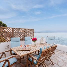 Seafront Evi's Hideaway - Petalidi Cozy Nest
