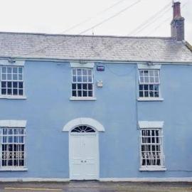 3 Bed House in Kildare Sleeps 9 with Parking