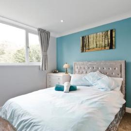 StayInWoking at 30 Woodlands โรงแรมในHorsell