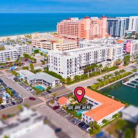 Tropical Breeze Vacation Rentals, hotel in Clearwater Beach
