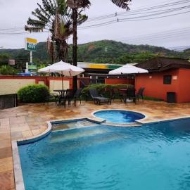 Flat em Juquehy - Condomínio com portaria e com piscina próximo praia, khách sạn ở São Sebastião