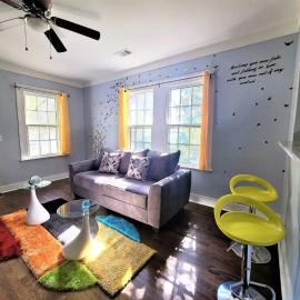 Cozy King bed & Sofa & Room TV Wifi