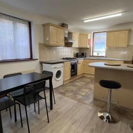 25 Minutes to Central London Rooms 35