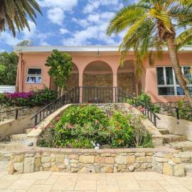 Charming 1 Bedroom Bougainvillea Suite、クリスチャンステッドのホテル