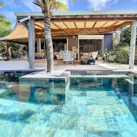 Villa Les Sucriers sea view swimming pool open-air atmospher