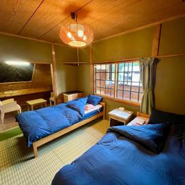 Little Alaskan Guest House, hotell sihtkohas Hakuba