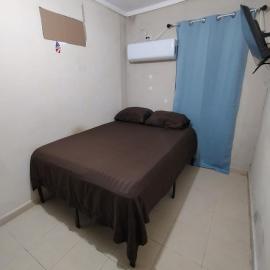 Habitación 1 Cama Matrimonial, Baño Compartido