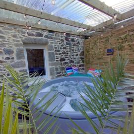 Jolie maison au calme et proche mer avec spa en option, Hotel in Saint-Germain-le-Gaillard