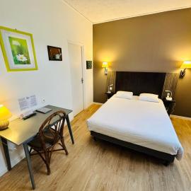 Hotel Italia, hotel di Tours