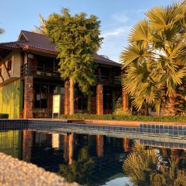 The Chevalley Beach Resort，沙敦的飯店