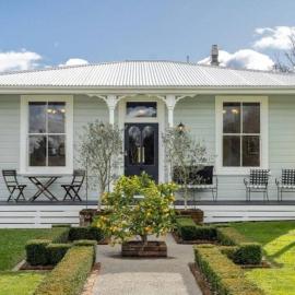 Historic Charm in Greytown - Tranquil setting - walk to town, khách sạn ở Greytown