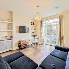 Town Centre House for 6 Guests, hotel u gradu Bornmut