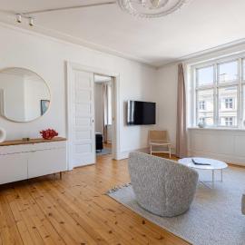 Spacious 3 Bedroom Apartment in Peaceful Area