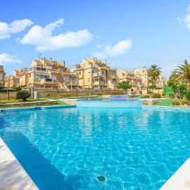 2 Bedroom Stunning Apartment In Torrevieja, hotel in Torrevieja
