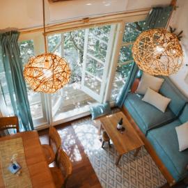 Blue House In The Woods- Amirim, Hotel in Amirim