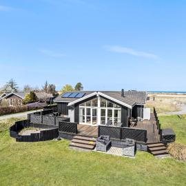 Amazing Home In Frederikshavn, Hotel in Frederikshavn