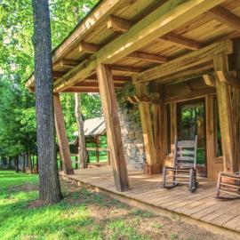Charming Bunkhouse at Dark Horse Estate, hotel in Franklin