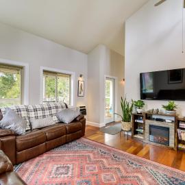 Port Townsend Home: Spacious Yard & Mountain Views