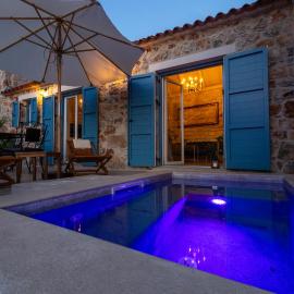 Father's Heart Villa - ZF Hvar، فندق في Zarače