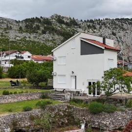 Villa The Cave, hotel in Blagaj